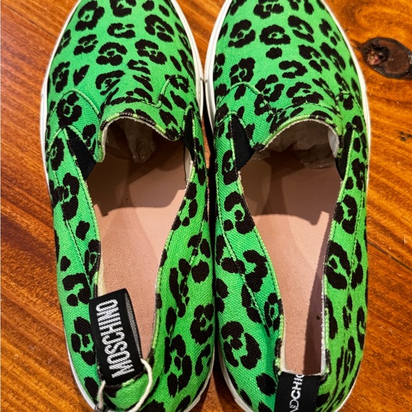 Women’s Moschino Cheap & Chic Green Leopard PrintCanvas Slip-Ons (EU Size 38) - Picture 3 of 5